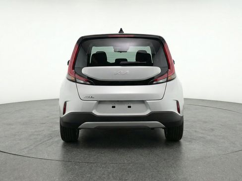 Used 2025 Kia Soul LX w/ LX Technology Package FWD image 7