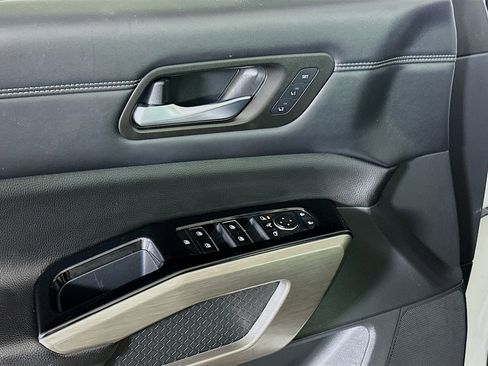 Used 2023 Nissan Pathfinder Platinum w/ Cargo Package FWD image 15
