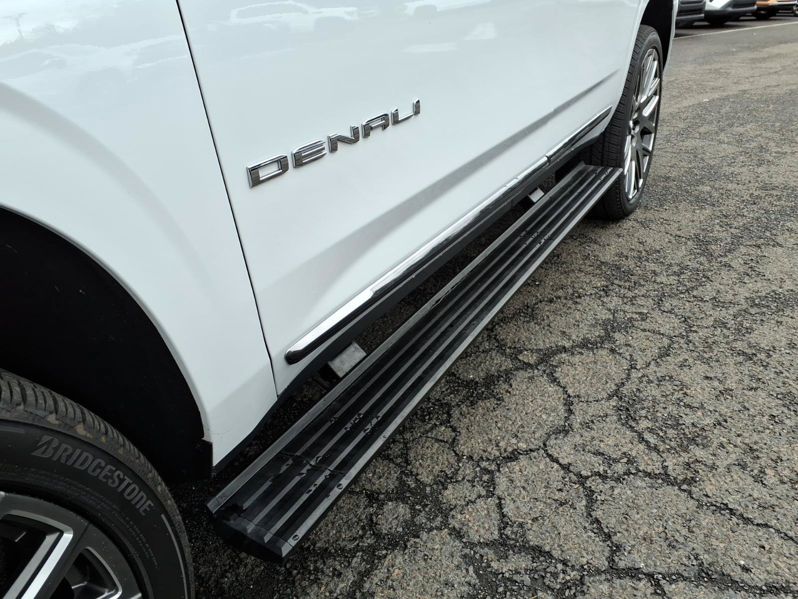 Used 2026 GMC Yukon Denali Ultimate AWD/4WD image 29