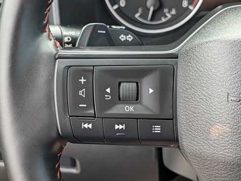 Used 2025 Nissan Rogue SV AWD/4WD image 21