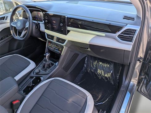 New 2026 Volkswagen Taos SE image 31