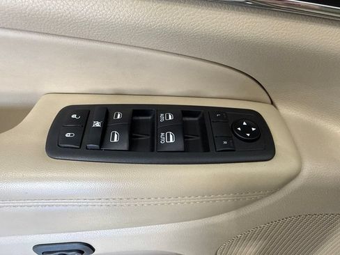 Used 2021 Jeep Grand Cherokee Limited AWD/4WD image 22