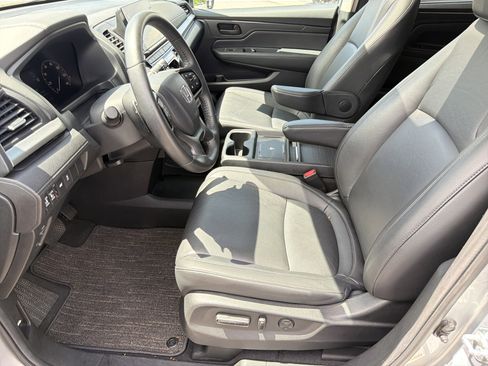 Used 2025 Honda Odyssey EX-L image 17