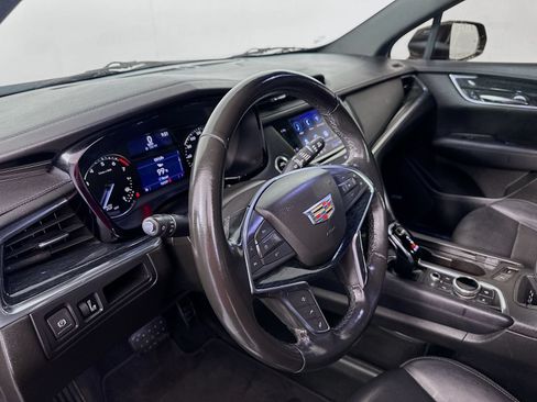Used 2020 Cadillac XT5 Premium Luxury FWD image 9