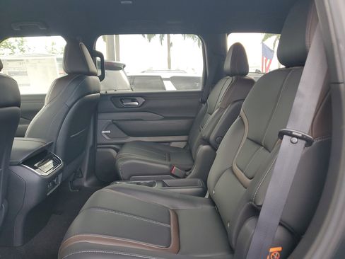 New 2025 Nissan Armada SL w/ Captain's Chari Seat Package image 17