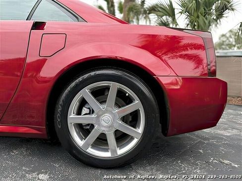 Used 2004 Cadillac XLR image 11