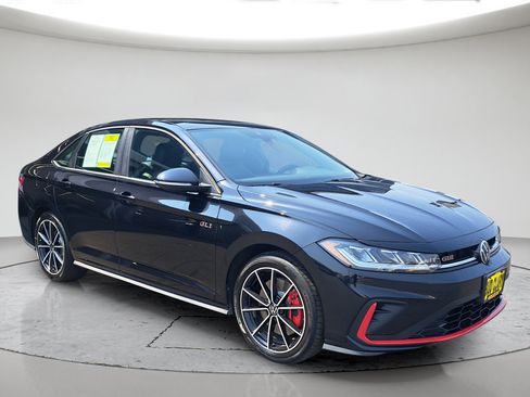 Used 2025 Volkswagen Jetta GLI Autobahn FWD image 18