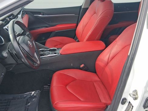 Used 2018 Toyota Camry XSE image 22