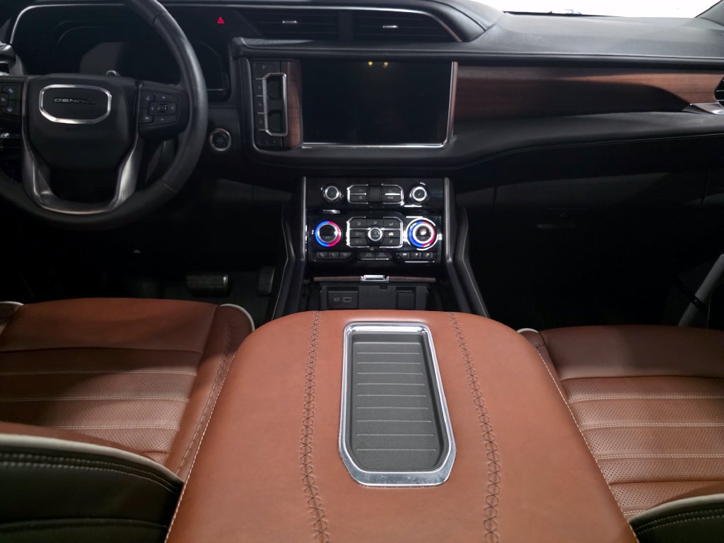 Used 2024 GMC Yukon Denali Ultimate w/ LPO, Floor Liner Package AWD/4WD image 16
