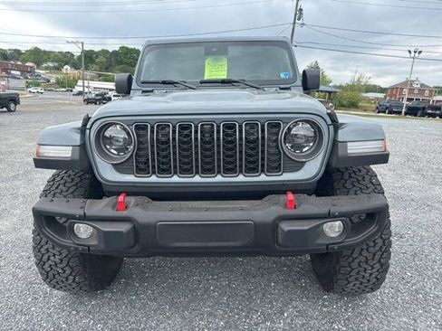 Used 2025 Jeep Wrangler Unlimited Rubicon AWD/4WD image 15