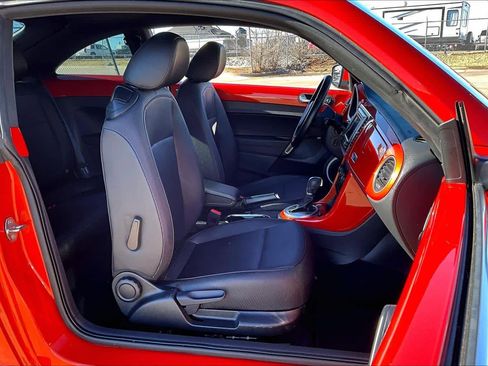 Used 2018 Volkswagen Beetle 2.0T SE image 8
