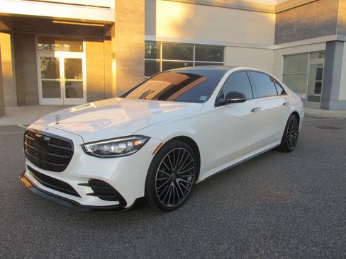 Used 2021 Mercedes-Benz S 580 4MATIC Sedan image 2