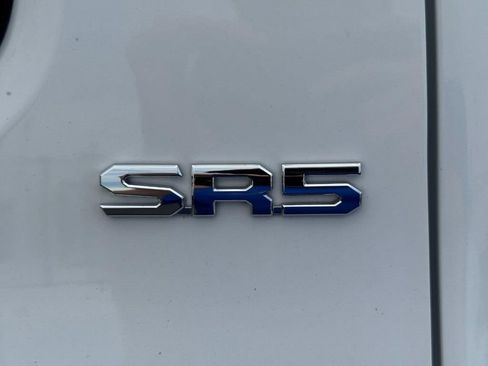 Used 2025 Toyota Tacoma SR5 AWD/4WD image 9