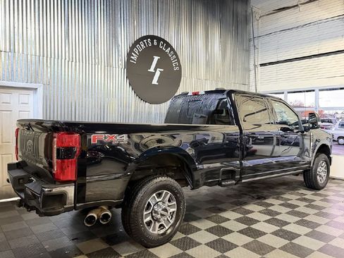 Used 2023 Ford F350 Lariat w/ Lariat Ultimate Package image 3