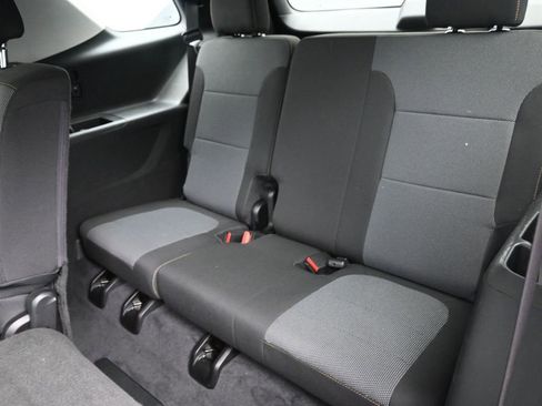 Used 2020 Chevrolet Traverse LS image 12