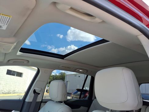 Used 2021 Cadillac XT6 Premium Luxury image 23