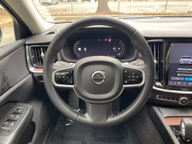 Certified 2023 Volvo S60 B5 Plus AWD/4WD image 19