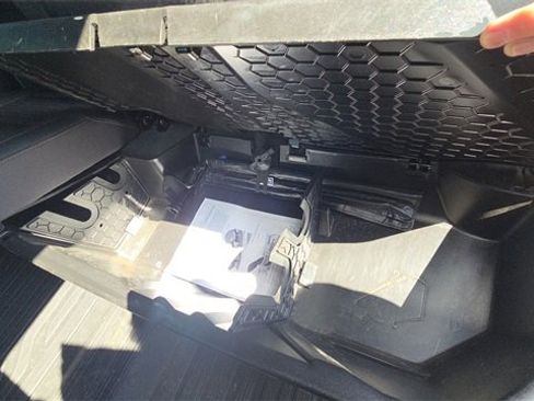 Used 2024 GMC Sierra 1500 Elevation image 23