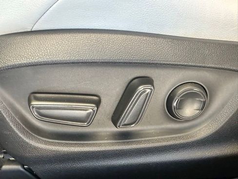 Used 2019 Toyota Corolla XSE image 25