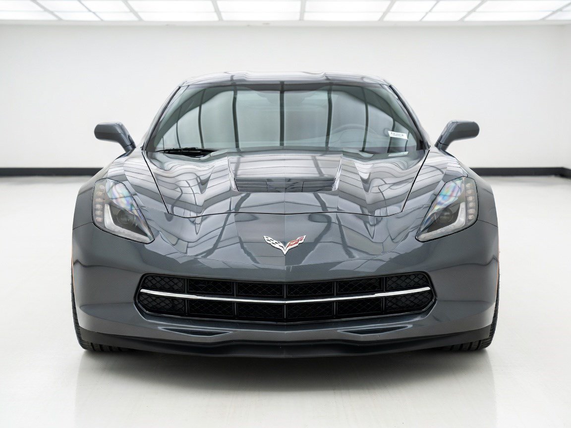 Used 2015 Chevrolet Corvette Stingray Coupe RWD image 2