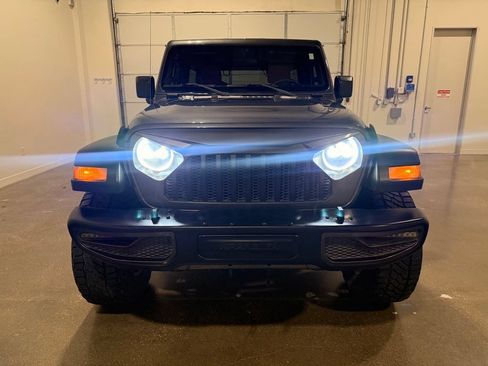 Used 2018 Jeep Wrangler Unlimited Sport S AWD/4WD image 2