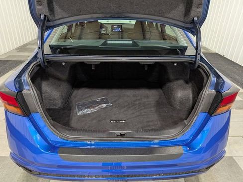 Used 2025 Nissan Altima 2.5 SV image 23