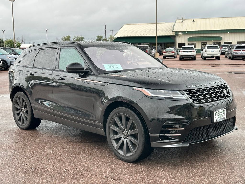 Used 2018 Land Rover Range Rover Velar R-Dynamic SE AWD/4WD image 7