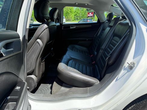Used 2013 Ford Fusion SE FWD image 13