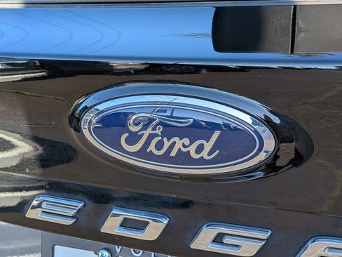 Used 2021 Ford Edge SE image 26