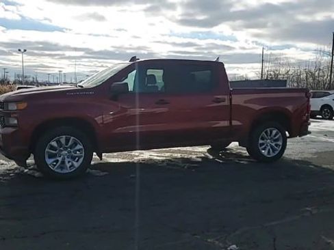 Used 2020 Chevrolet Silverado 1500 Custom w/ Custom Value Package image 4
