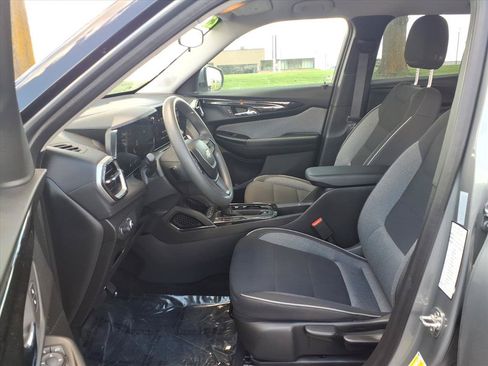 Used 2025 Chevrolet TrailBlazer LT AWD/4WD image 25