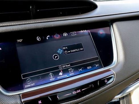 Used 2017 Cadillac XT5 Luxury w/ Driver Awareness Package image 9