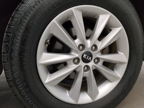 Used 2018 Kia Sorento L image 31