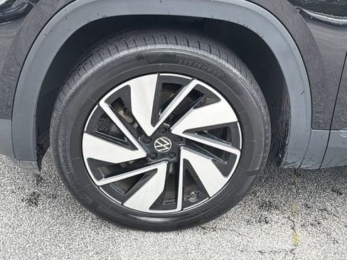 Used 2024 Volkswagen Atlas SE AWD/4WD image 12