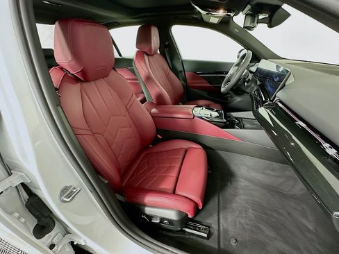 Used 2025 BMW 530i w/ M Sport Package image 29