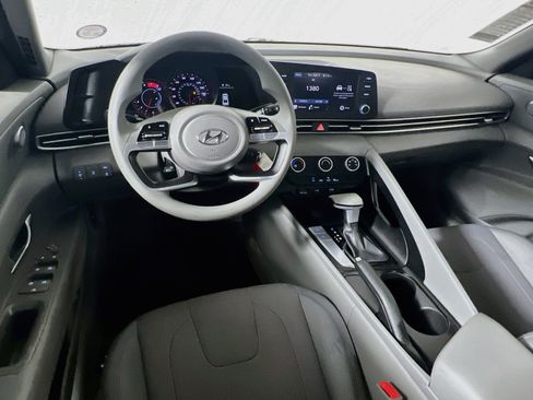 Used 2023 Hyundai Elantra SE w/ Cargo Package FWD image 27
