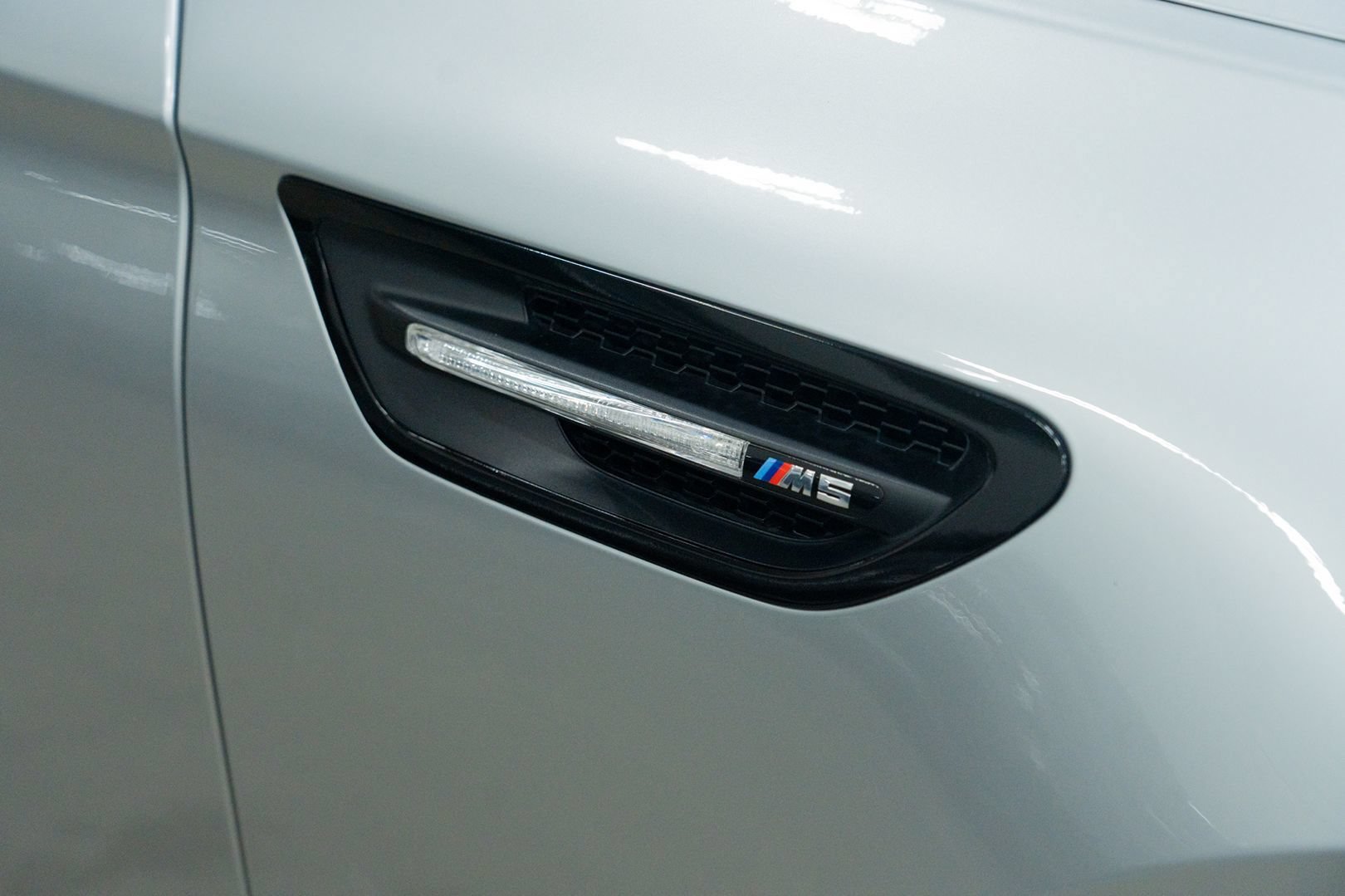 Used 2016 BMW M5 RWD image 18