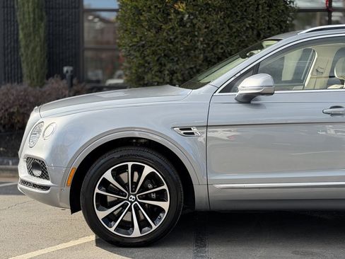 Used 2019 Bentley Bentayga image 10