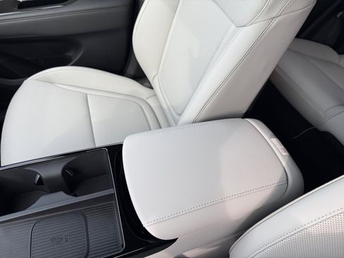 New 2026 Hyundai Tucson Limited image 14