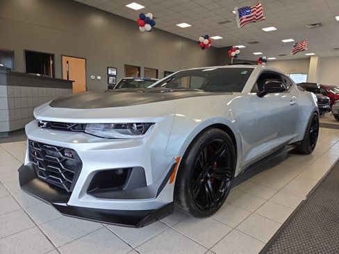 Used 2018 Chevrolet Camaro ZL1 RWD image 3