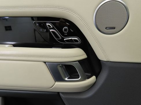 Used 2022 Land Rover Range Rover Westminster Edition image 22