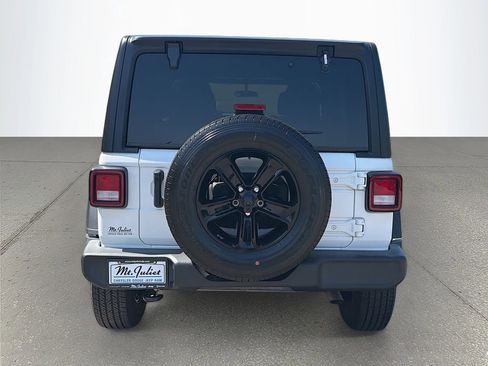 Used 2022 Jeep Wrangler Unlimited Sport AWD/4WD image 5