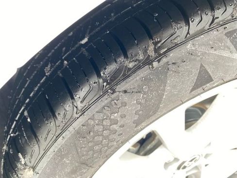 Used 2023 Toyota Camry SE image 21