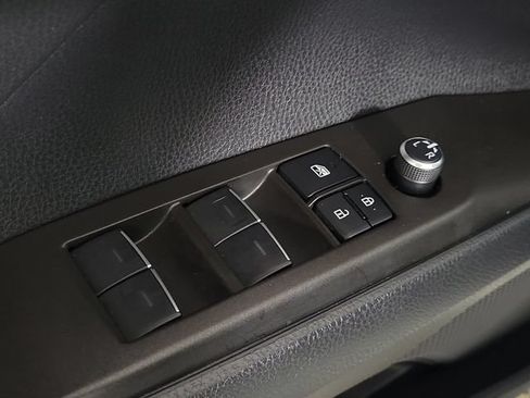 Used 2022 Toyota Camry XSE FWD image 21