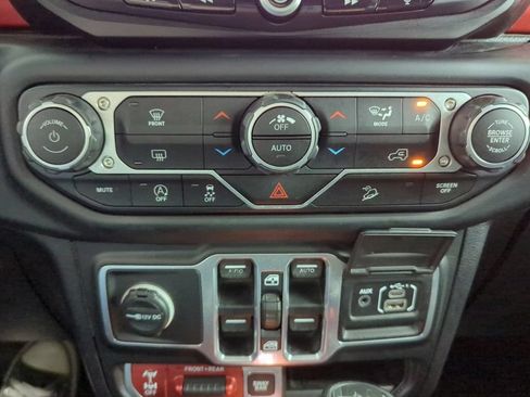 Used 2018 Jeep Wrangler Unlimited Rubicon AWD/4WD image 19