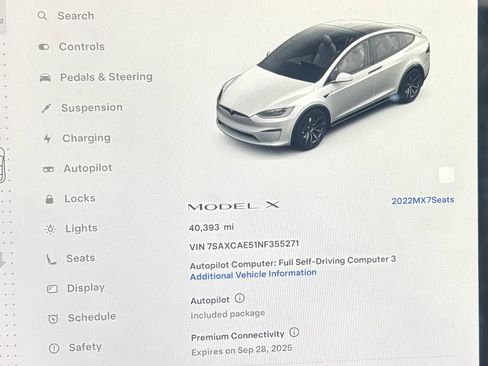 Used 2022 Tesla Model X image 15