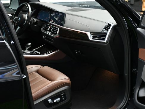 Used 2021 BMW X5 M50i w/ Premium Package image 42