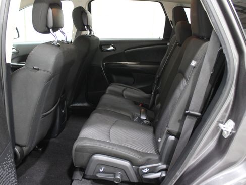Used 2020 Dodge Journey SE w/ Blacktop Package image 19