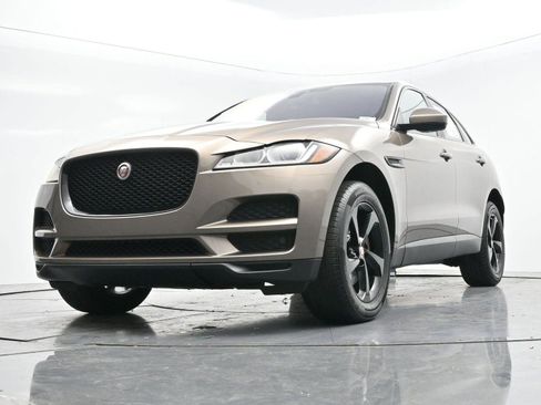Used 2017 Jaguar F-PACE Premium image 48