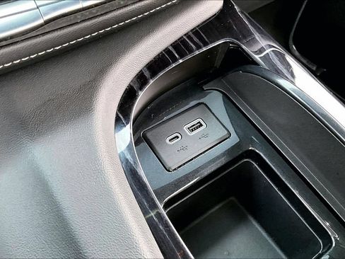 Used 2021 Cadillac Escalade ESV Sport w/ Driver Assist Tech Package AWD/4WD image 26